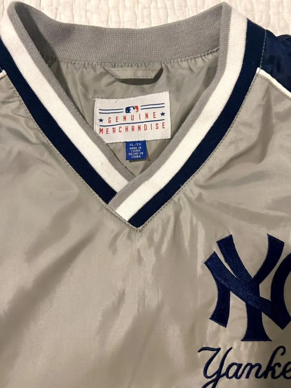 New York Yankee XL V-Neck Pullover, Warm-Up Jacket, Windbreaker.